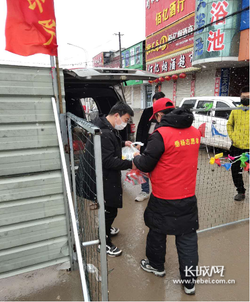 用青春奏响战疫之歌垂杨镇疫情防控志愿者服务队工作巡记