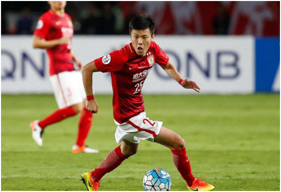 离开恒大后1年换2队,昔日飞翼将加盟升班马,曾被卡帅无情抛弃_邹正