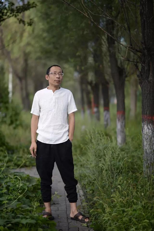 张二棍灵遁者余秀华诗歌各2首欣赏