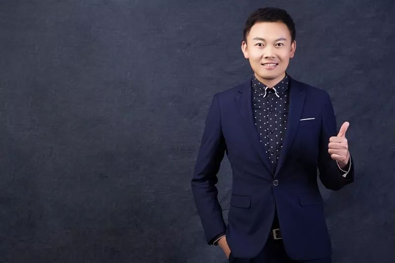 作词 作曲 演唱:冯翔歌曲:《汉阳门花园》朗诵:盘州市融媒体中心主播