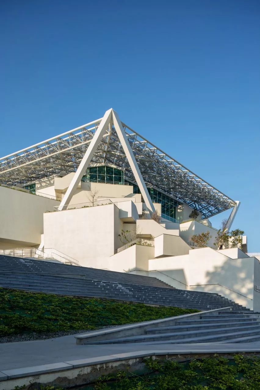 建筑即是美术馆也是公园坂茂台南美术馆设计