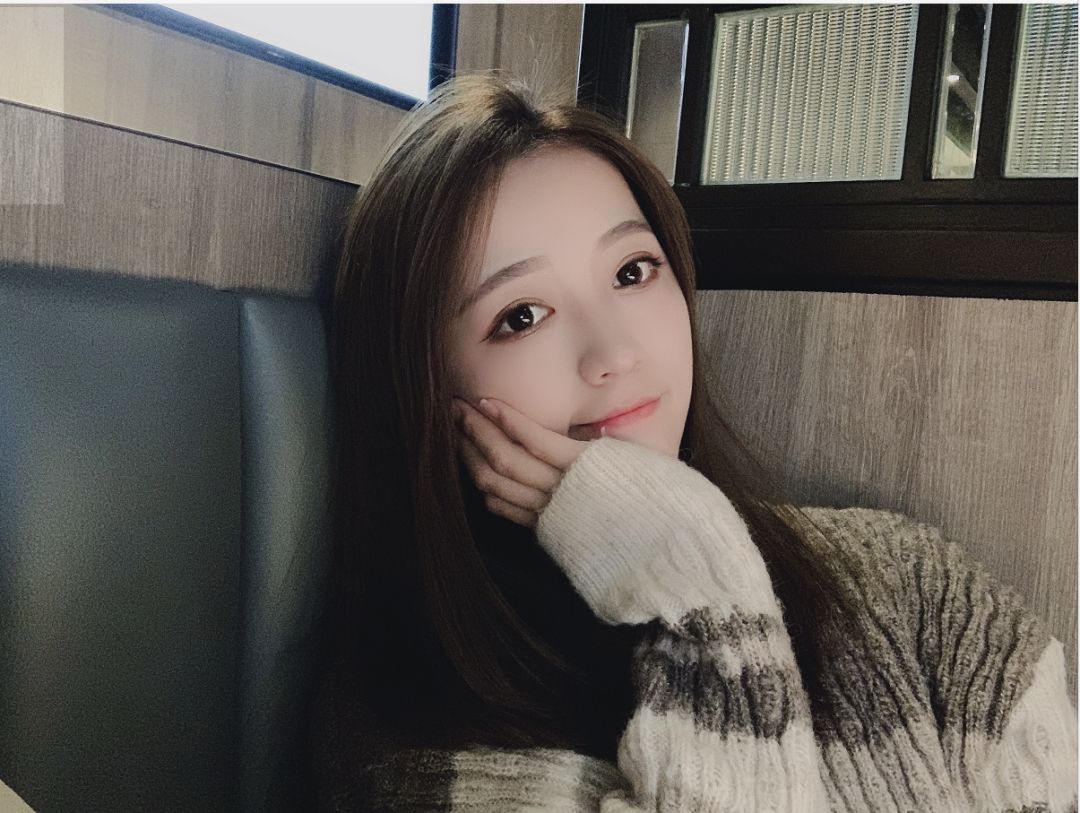 实力唱将,初恋般的感觉,完美的梦中情人~今日推荐主播: yh-可欣 房间