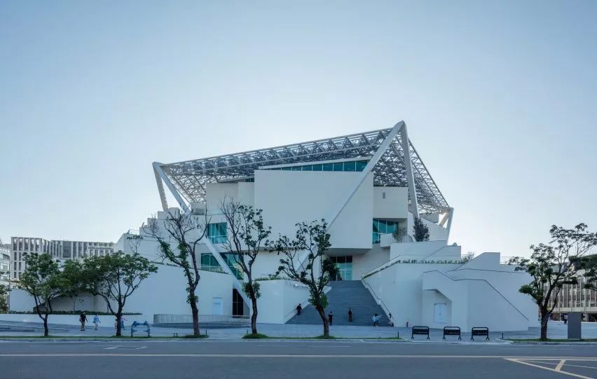 建筑即是美术馆也是公园坂茂台南美术馆设计