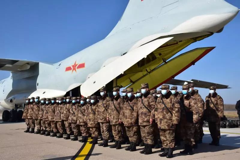 燃爆视频帅8架空军运输机抵达武汉每一位乘客都是vip