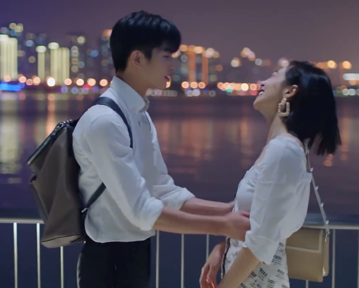 比如元宋实习期只有3000元一个月的收入,连付房租都