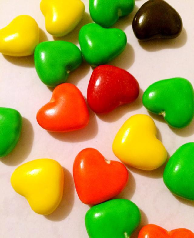 巧克力是许多人的最爱,它口感香滑,营养丰富.