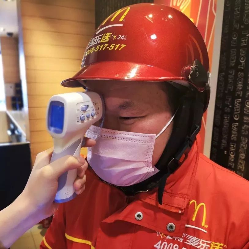 店铺地址:松江多家分店外卖安心要点:①员工测温,洗手消毒,全程佩戴