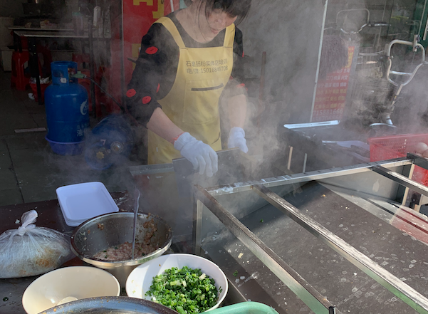 肠粉早餐的,刚开始基本都是从工厂出来什么都不懂的,甚至有的人连厨房