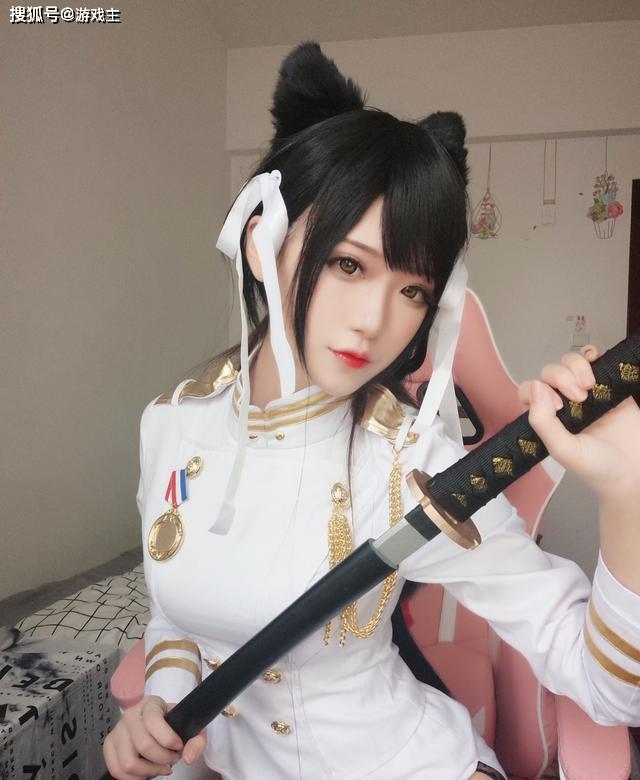 主播腐团儿cos碧蓝航线的爱宕,还原度满分,粉丝表示想当指挥官