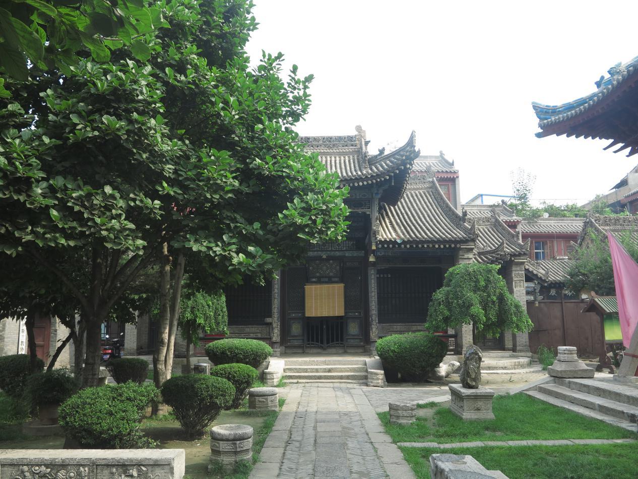 远看不象近看就是西安化觉巷清真寺