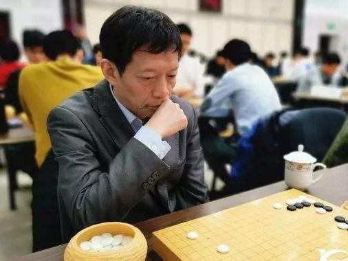围棋世界冠军柯洁选修围棋课原来老师比他还厉害