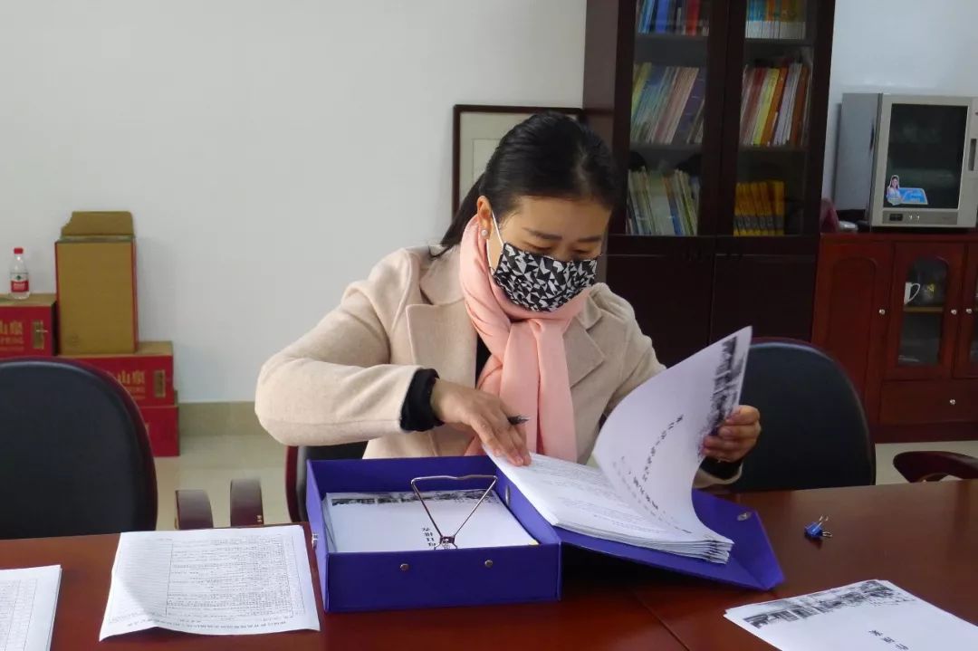 李文姝医生重点通过检查资料了解我校防人员详细信息