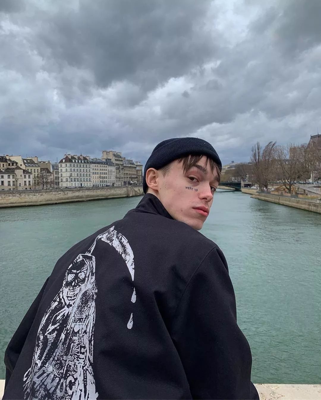 为什么大家都说别在脸上纹身?_sasha