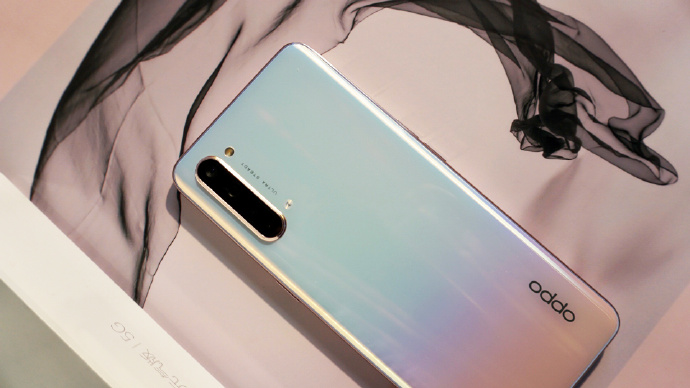 數碼博主體驗opporeno3元氣版拍照視頻優秀5g性能毫不含糊