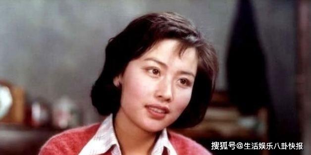杜志国的第一任妻子,便是杜淳的亲生母亲杨丽,他们在25岁的时候结婚