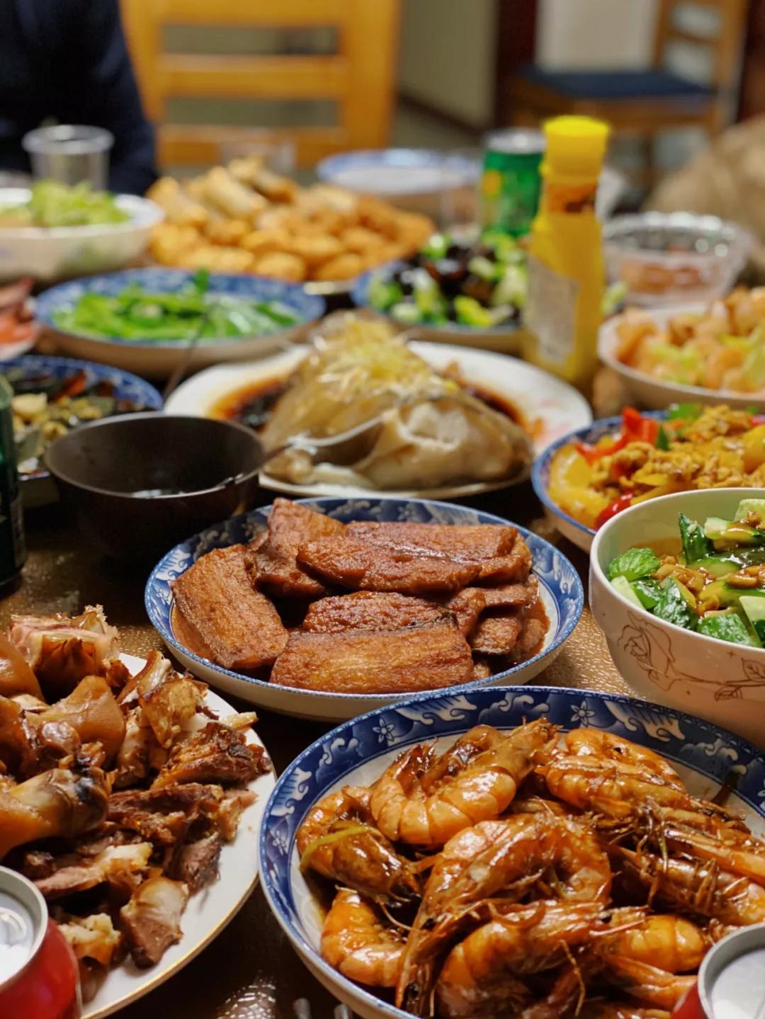 朋友圈年夜饭大赏今年最特别