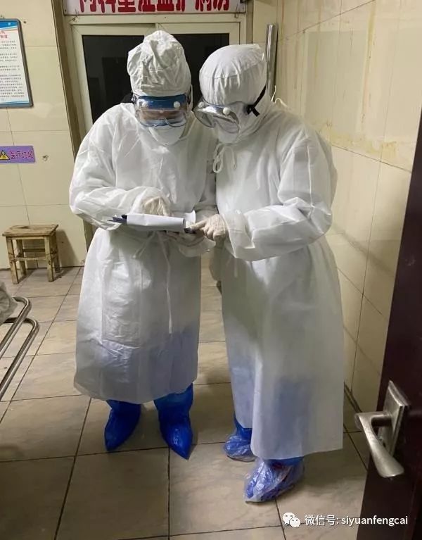 由于疫情特殊,所有的医学观察人员都需严密隔离,呼吸二科团队的医护