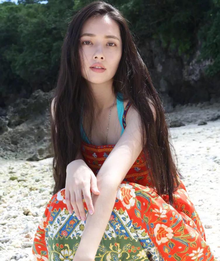 郭碧婷自认读书时期是校花本以为忽悠人看清18岁旧照打扰了