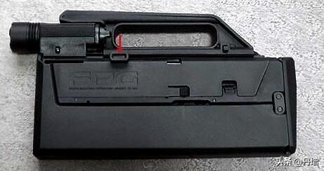 11.fmg9折叠冲锋枪10."天眼"手表9.大便型无线发射器(相机)8.