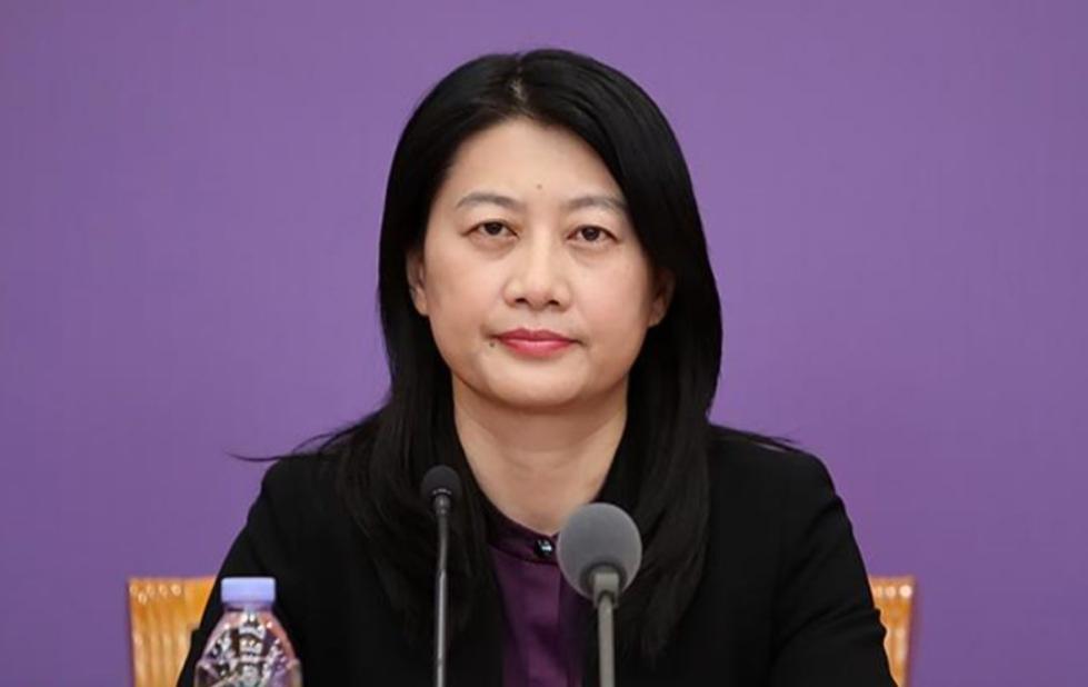 新开传奇私服轻变致命一击 渐渐地,造化玉碟已经变得光洁如玉,明净如.