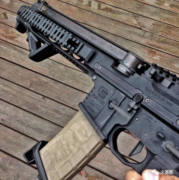 下抛壳武器使用5728mm弹的ar57图集