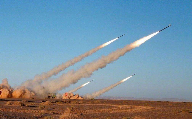 叙利亚把"钢铁野兽"导弹开到前线 一次齐射能摧毁一个村 土军急忙跑了