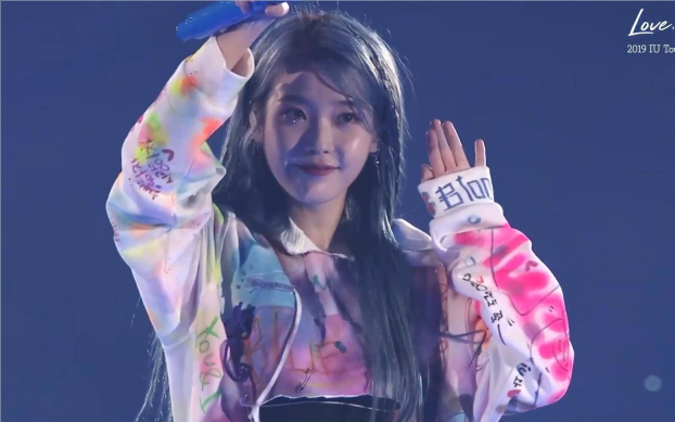 iu"出道12周年,凭借《blueming》火爆全网,一分钟带你走进iu