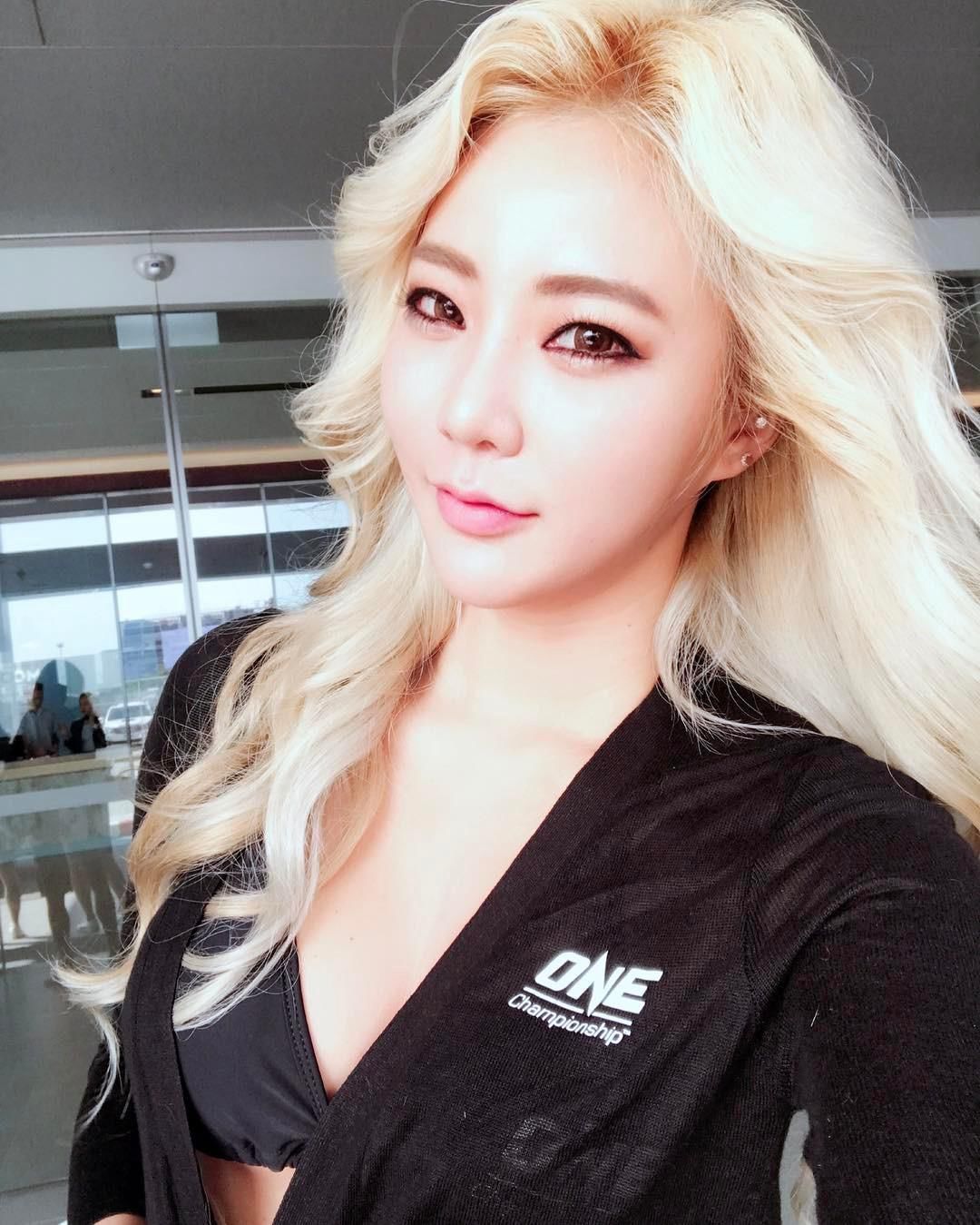 编程专家恐怖片爱好者邻家女孩火辣举牌女郎故事二