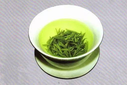 五凤香茗茶产于平均海拔高度达500多米的浙闽交界处,浙江省苍南县五凤