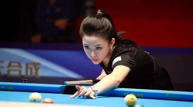 作为中国女子九球项目的第一人,潘晓婷15岁时才开始接触台球,16岁就