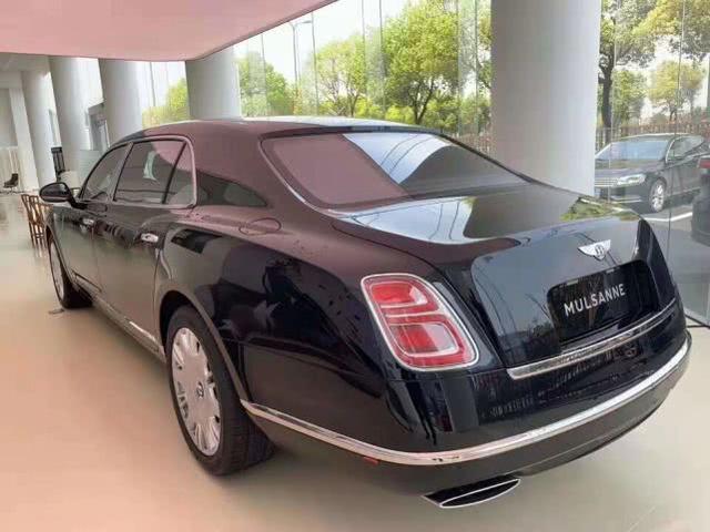 最新款宾利慕尚亮相大气外观不输奔驰s级全新w12缸动力四驱