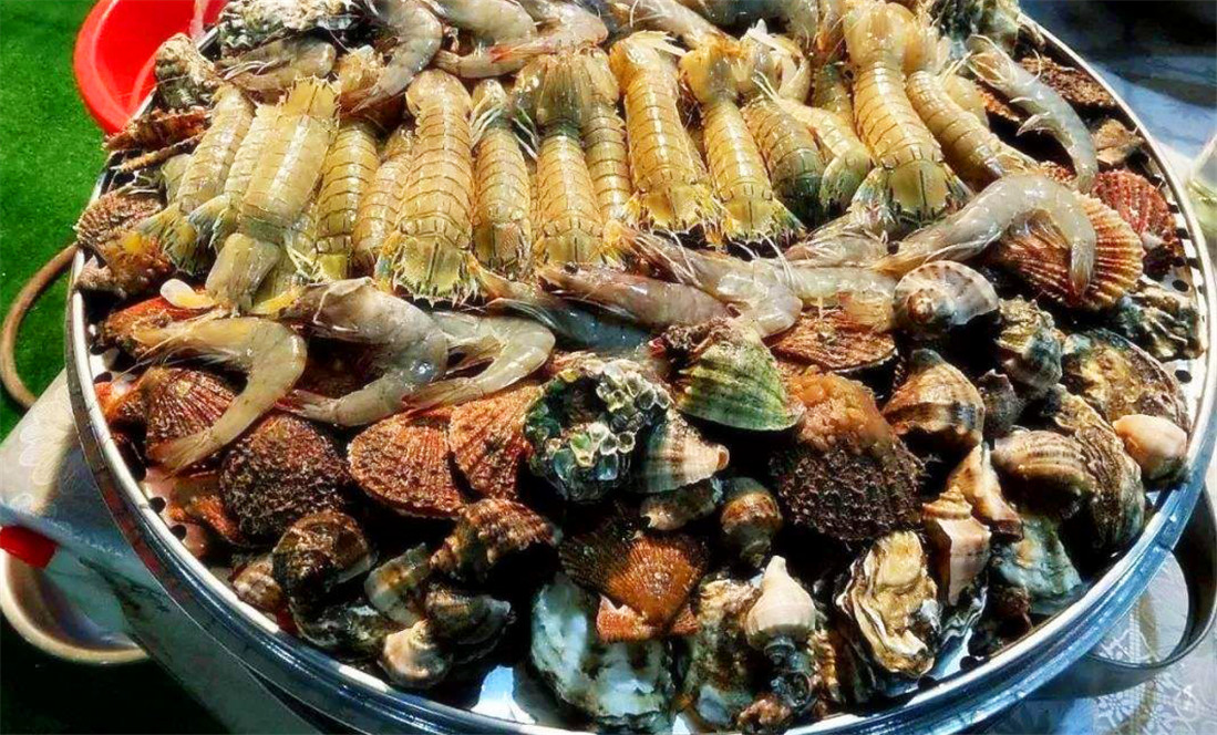 日照旅游吃海鲜防宰篇吃到活海鲜很关键