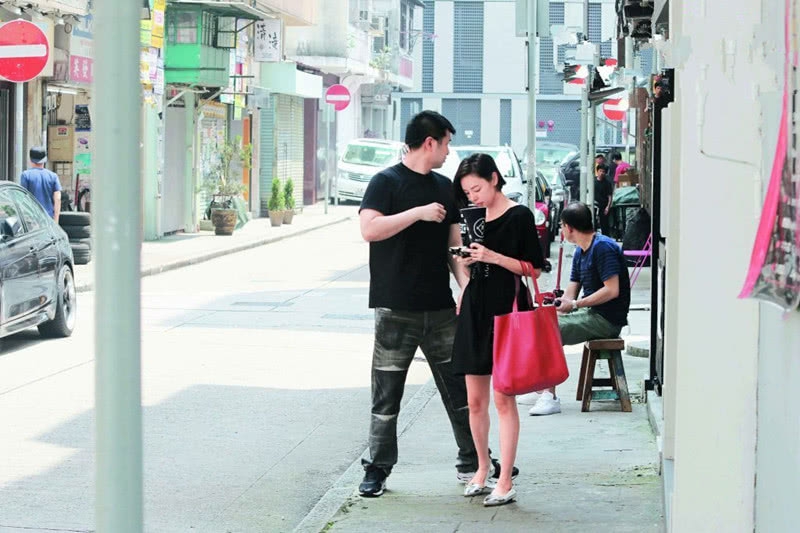 38岁女星谭凯琪官宣结婚,与富豪男友相恋八年,丁子高是其初恋_庄日宇