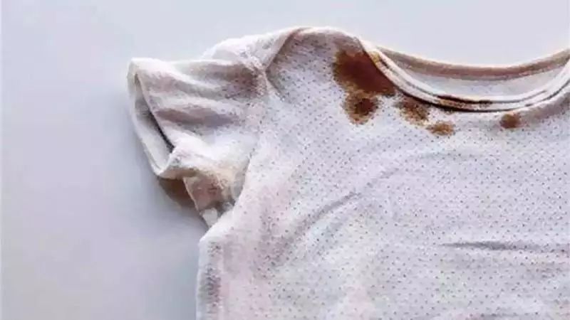 衣服沾上顽固污渍怎么办教你几个妙招