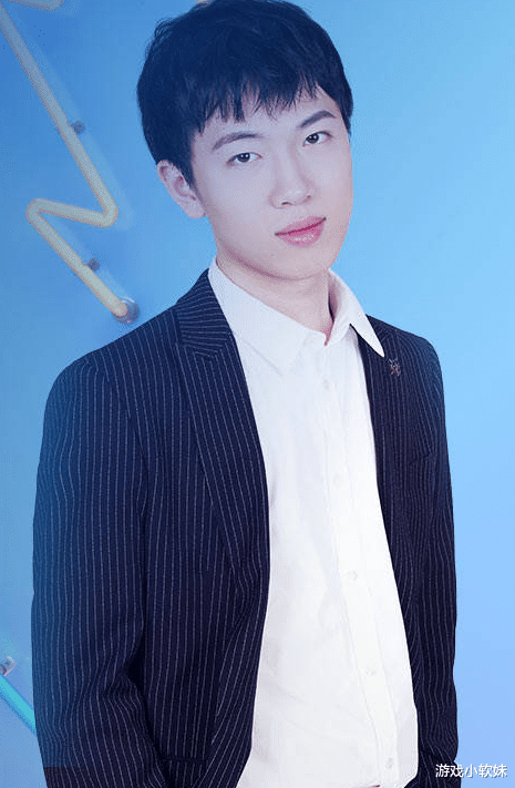 cat解说lck比赛忘关麦,公然喷观众引热议:真当自己是大咖?_猫皇
