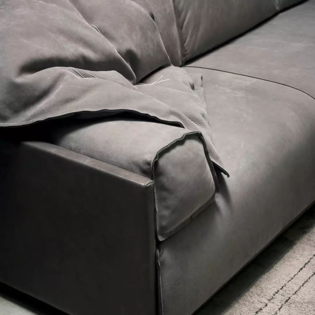 一个艺术极高的的意大利家具品牌 baxter,是以"皮革"作为制作原料的