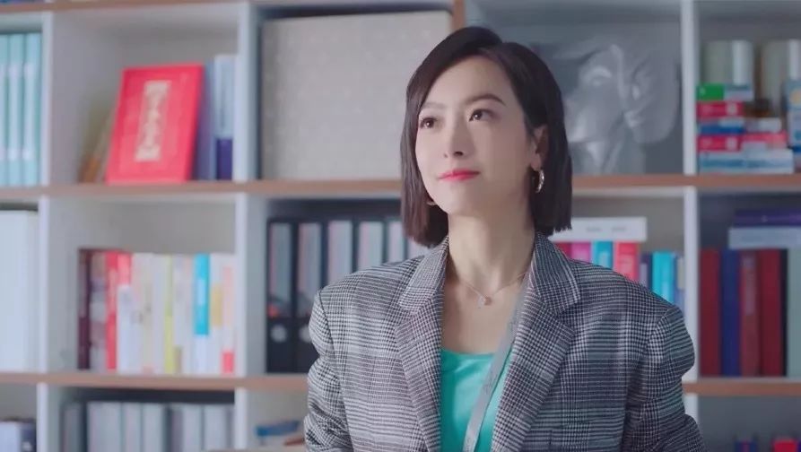 下一站是幸福 | 职场,约会,居家,贺繁星也太太太会穿了吧～_衬衫