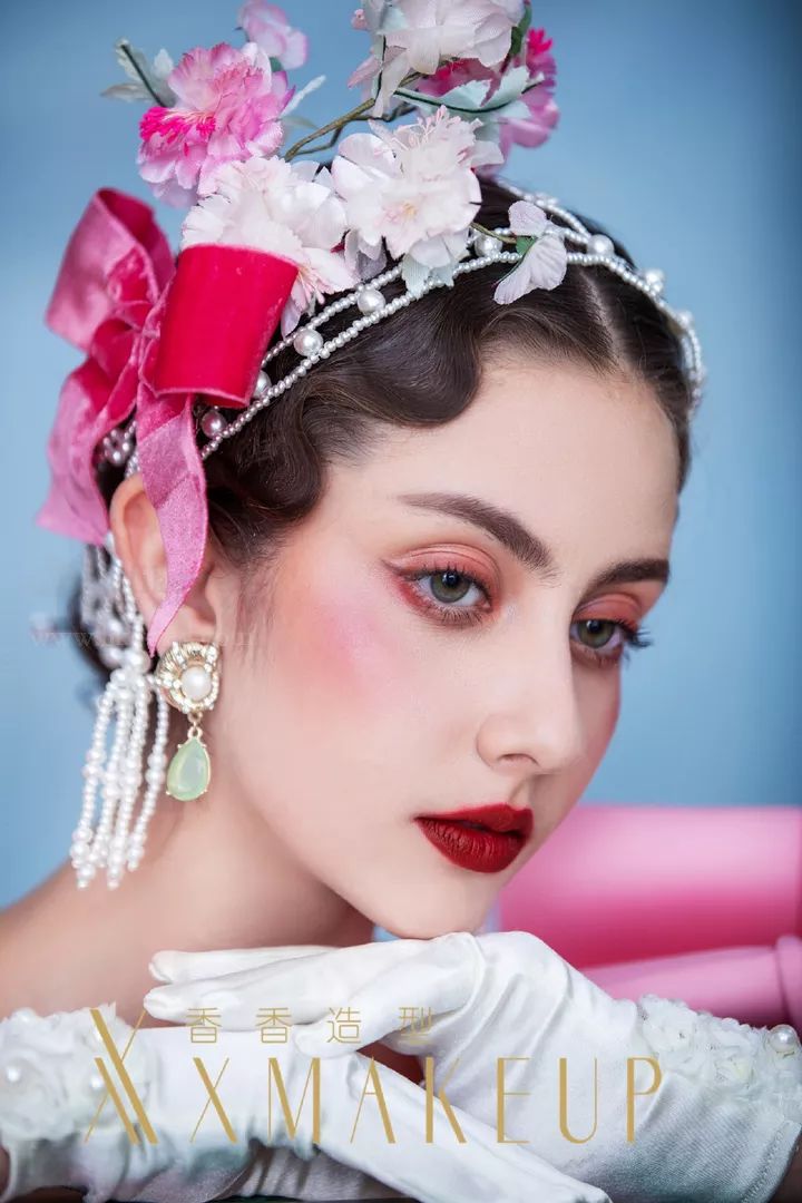 混搭的欧美妆容造型