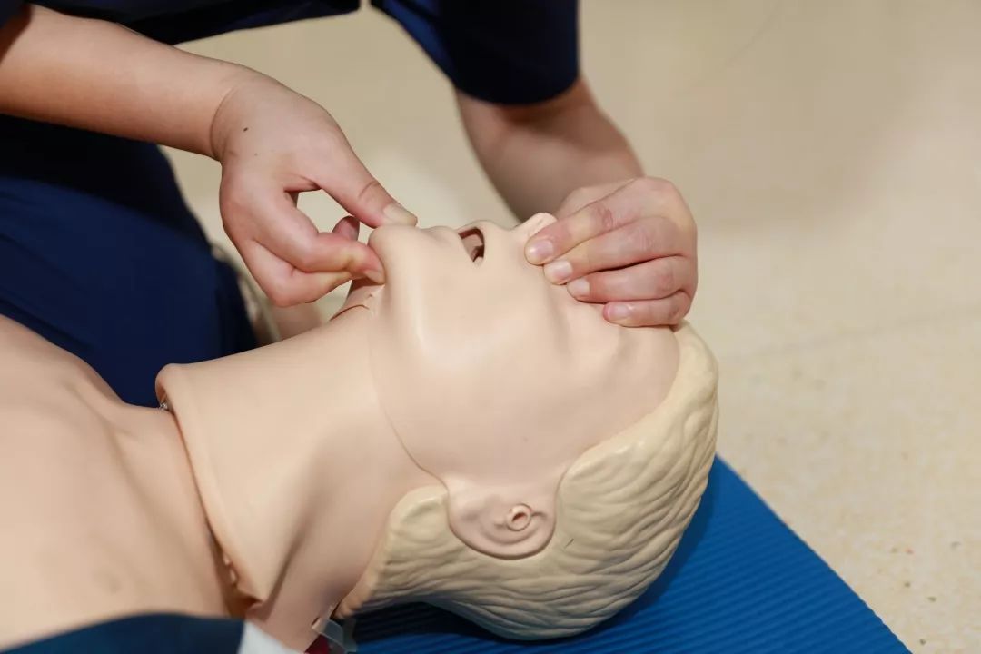 心肺复苏每个人都应该掌握的一项必备技能
