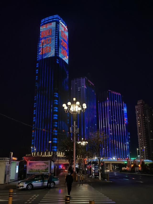 金城为逆行者全城亮灯市民兰州处处散发着打动人心的力量