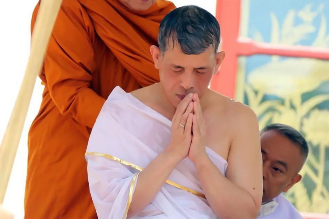 原创玛哈最虔诚的时候削发为僧遁入空门可惜他未能领悟佛教的精髓