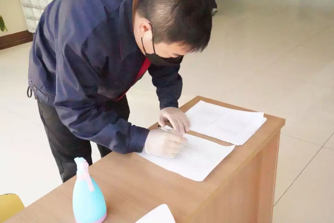 市长梅世彤就疫情防控及企业复工复产情况到沧州明珠指导调研