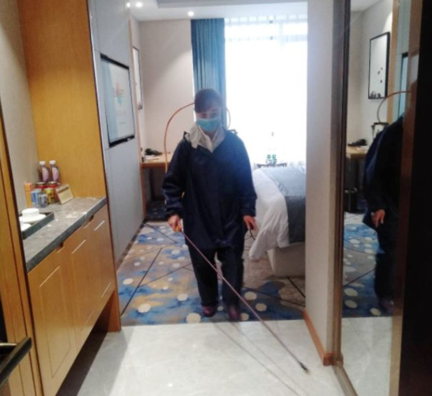 每日保持30分钟以上房间开窗通风,并按照疫情防控应急预案加强对酒店