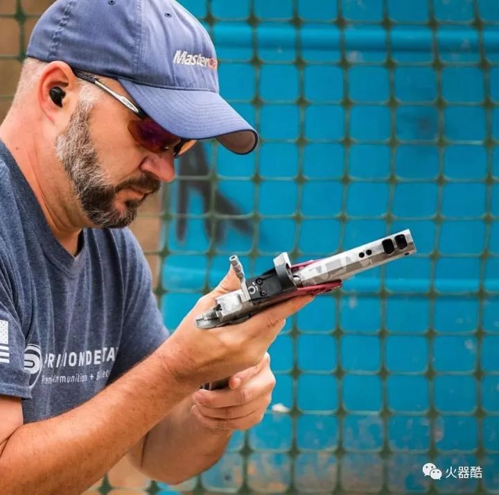 竞技之王svi公司infinity手枪