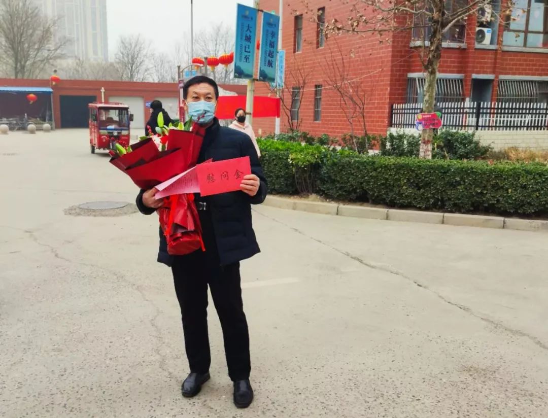 蠡县县领导慰问支援武汉最美逆行者家属