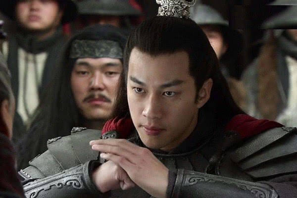 曹操和刘备之间的心理博弈刘备屡次顺水推舟曹操心知肚明