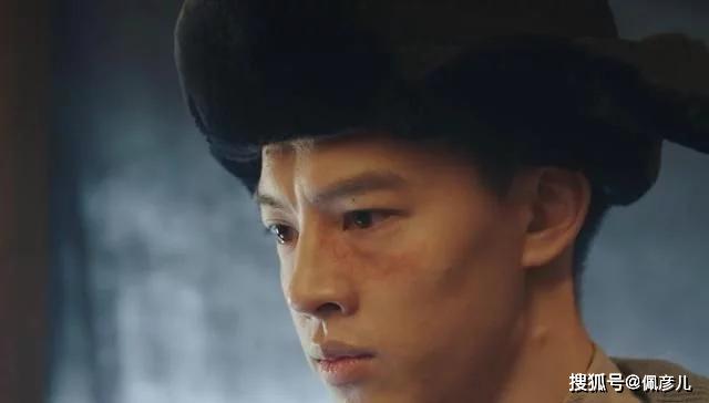 在最近热播的电视剧《新世界》中,小编特别期待尹昉饰演的徐天和万茜