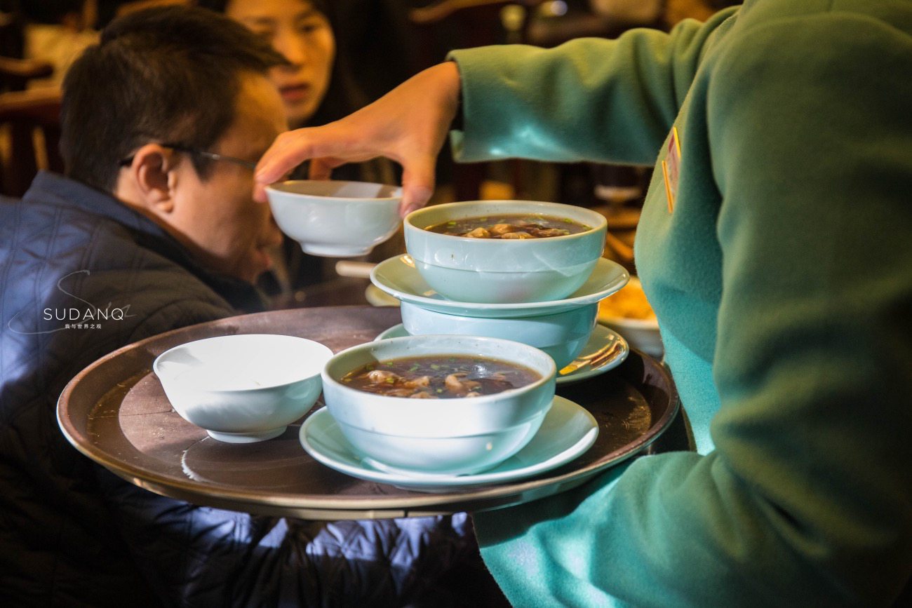 乾隆下江南，为何留念扬州早茶：“早上皮包水，晚上水包皮”