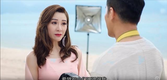 接着陆诗韵出场了,长着一张跟角色很相似的脸,让人难生好感,就是