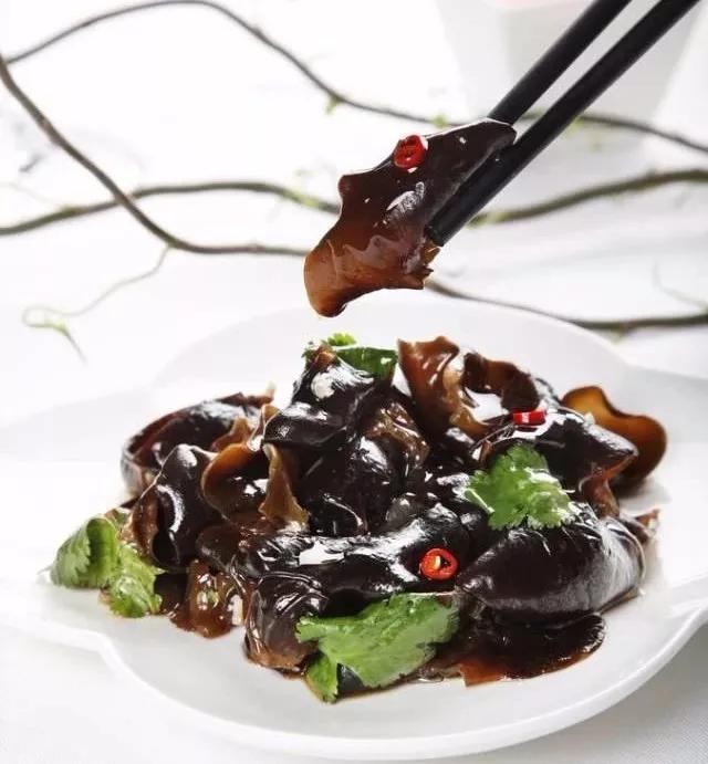 来自深山的秋木耳为你的美丽加分哦